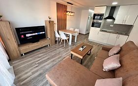 Calpe apartamento renovado a 3 min de la playa,piscina,wifi,aire,parking,vistas comunitario